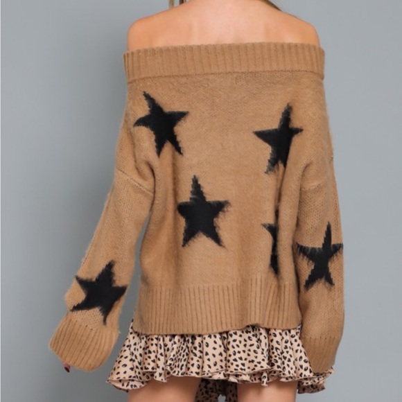 NWOT Women’s Camel Black Star Off-Shoulder Long Sleeve Sweater - Picture 3 of 3